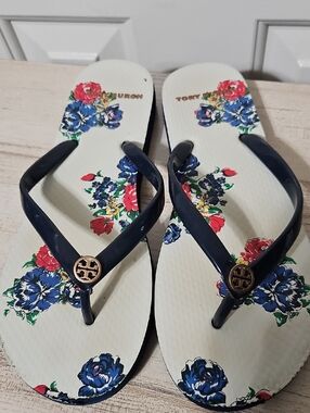 Tory Burch EUC Navy Thong Sandals With Floral Design